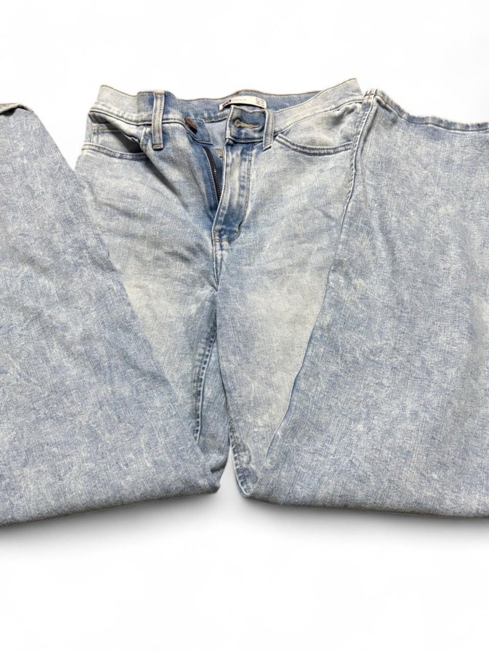 Relaxed Fit Women's Jeans in Light Blue Wash